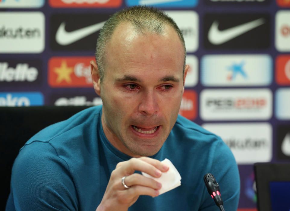 Iniesta, durante su rueda de prensa de despedida