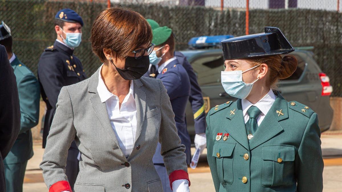 La directora general de la Guardia Civil María Gámez clausura el 'LI Curso de Adiestramientos Especiales' de la UAR, que por primera vez acoge a una mujer: la teniente María Sol Rodríguez