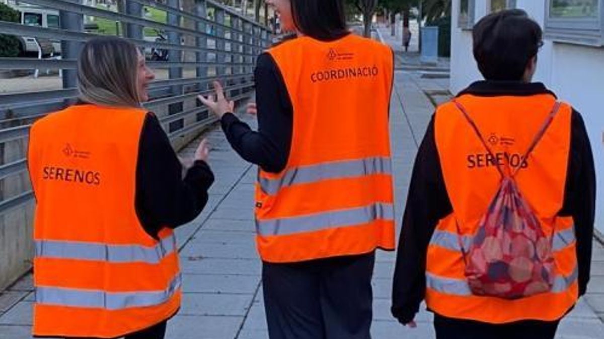 Tres agentes cívicos del equipo de serenos de Mataró