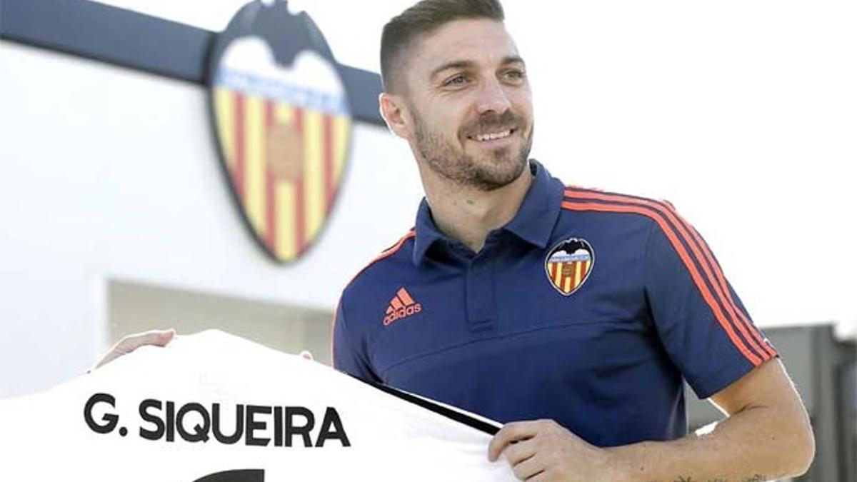 Gilherme Siqueira durante su presentación como nuevo jugador del Valencia 