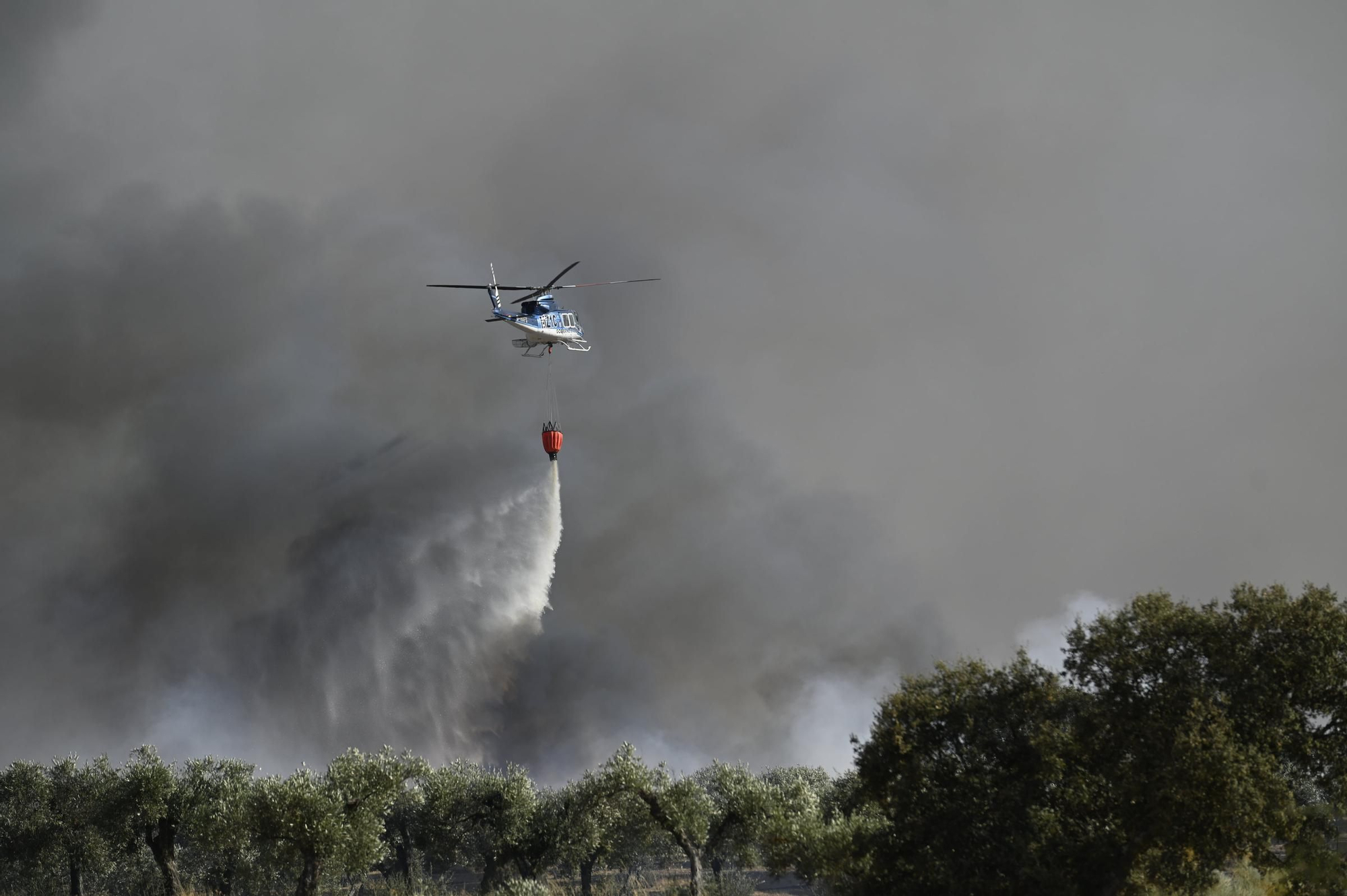 Así se está desarrollando el incendio de nivel 1 entre Arroyomolinos y Alcuéscar