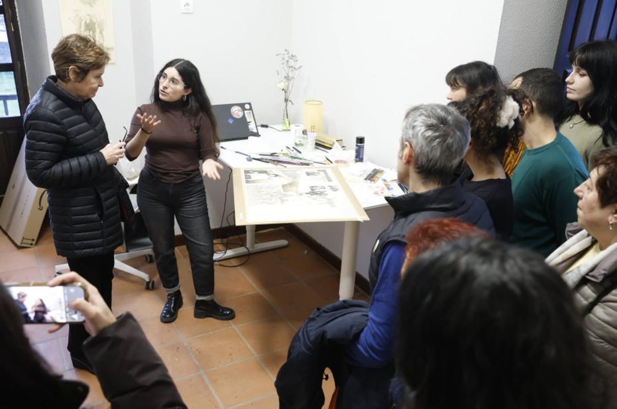 Moriyón visita a los artistas del Palacete | ÁNGEL GONZÁLEZ