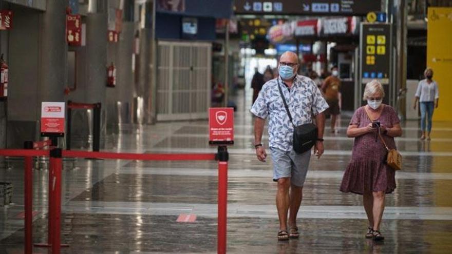 El Círculo Turístico insiste en hacer test a todos los viajeros en Canarias