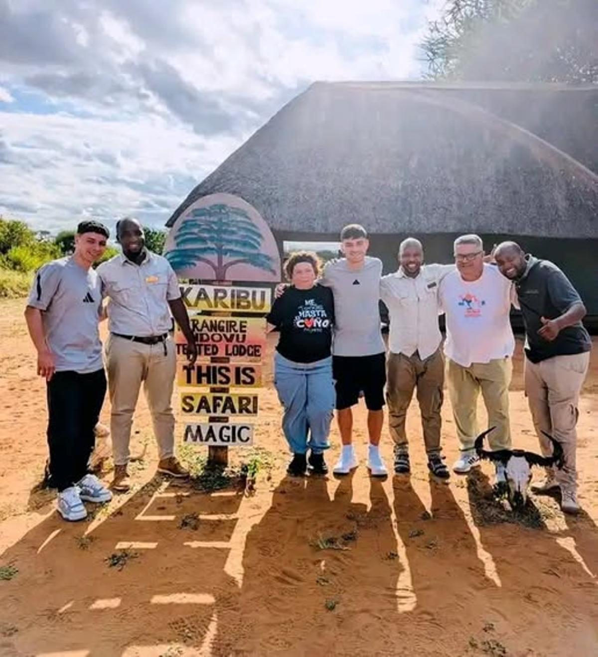 Pedri y su familia disfrutan de las vacaciones en Tanzania.