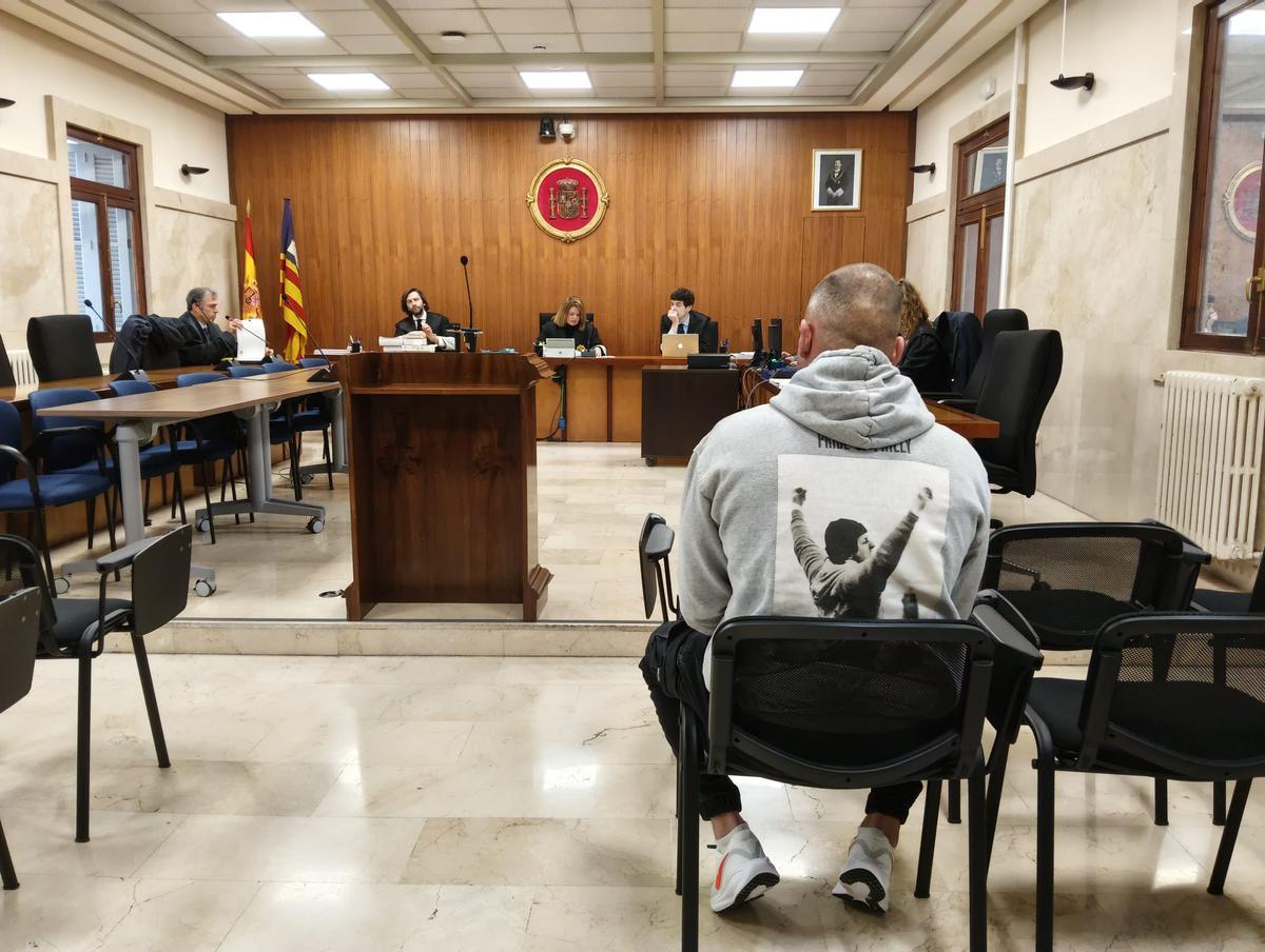 El acusado, ayer durante la vista celebrada en la Audiencia de Palma.