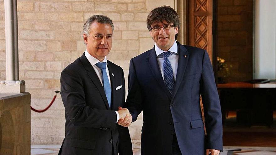 Íñigo Urkullu i Carles Puigdemont al palau de la Generalitat el juny del 2017