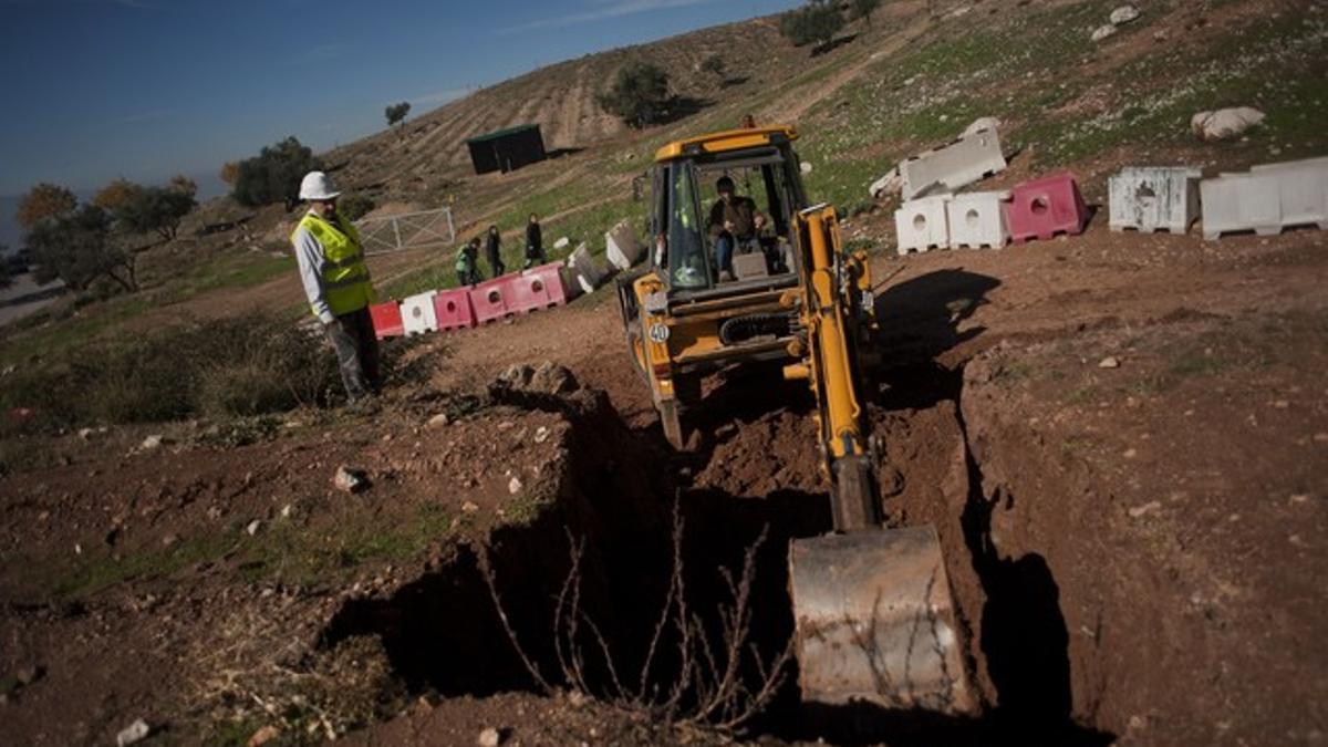 Excavaciones en los alrededores de Alfacar para localizar el cadáver de García Lorca, el pasado noviembre.