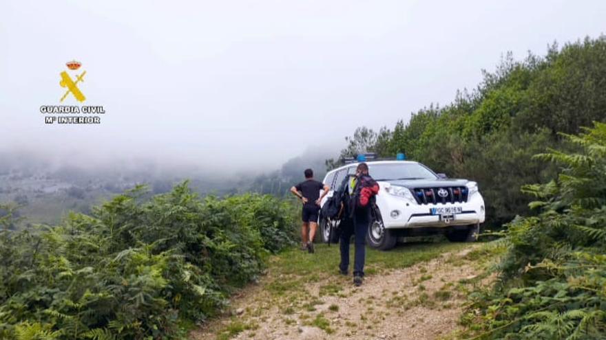 La Guardia Civil rescata a un montañero de 47 años que se había extraviado en Jomezana (Lena)