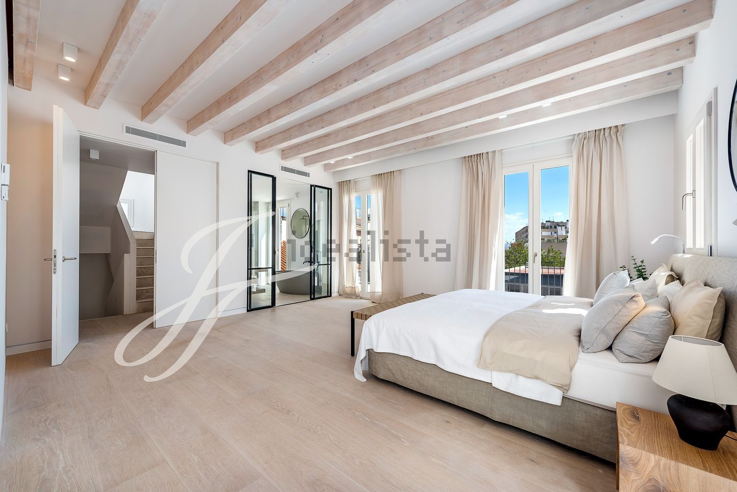 FOTOS: Sale a la venta por 3,5 milllones la casa de Palma en la que vivió Santiago Rusiñol