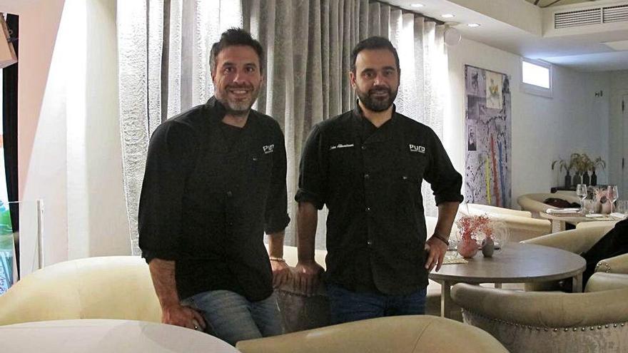 Los cocineros Javier Hughes y León Altamirano.