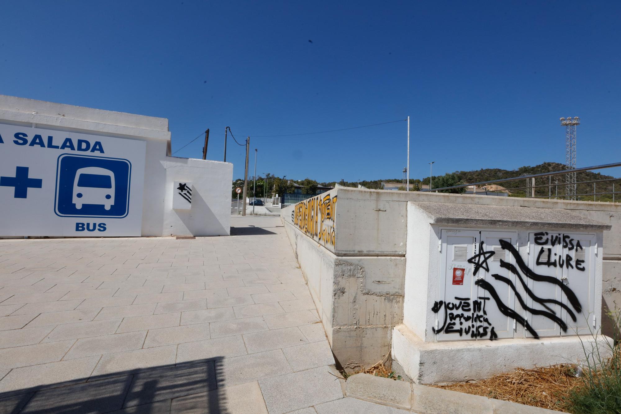 Política en Ibiza: Sant Antoni amanece con pintadas y carteles independentistas