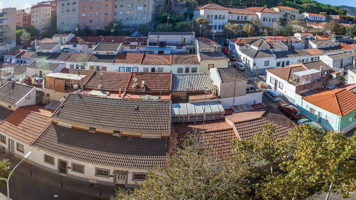 Barcelona inicia una prova pilot de rehabilitació a vuit vivendes de Can Peguera