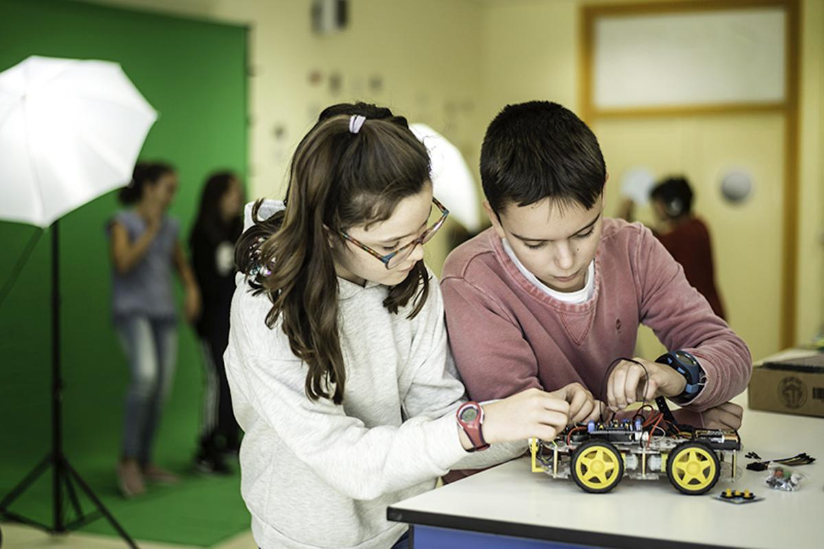 Taller de robótica en el Colegio Juan de Lanuza.