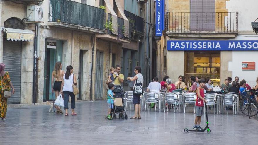 La plaça Major, on s&#039;aplicarà un tractament antilliscant per 35.000 euros.