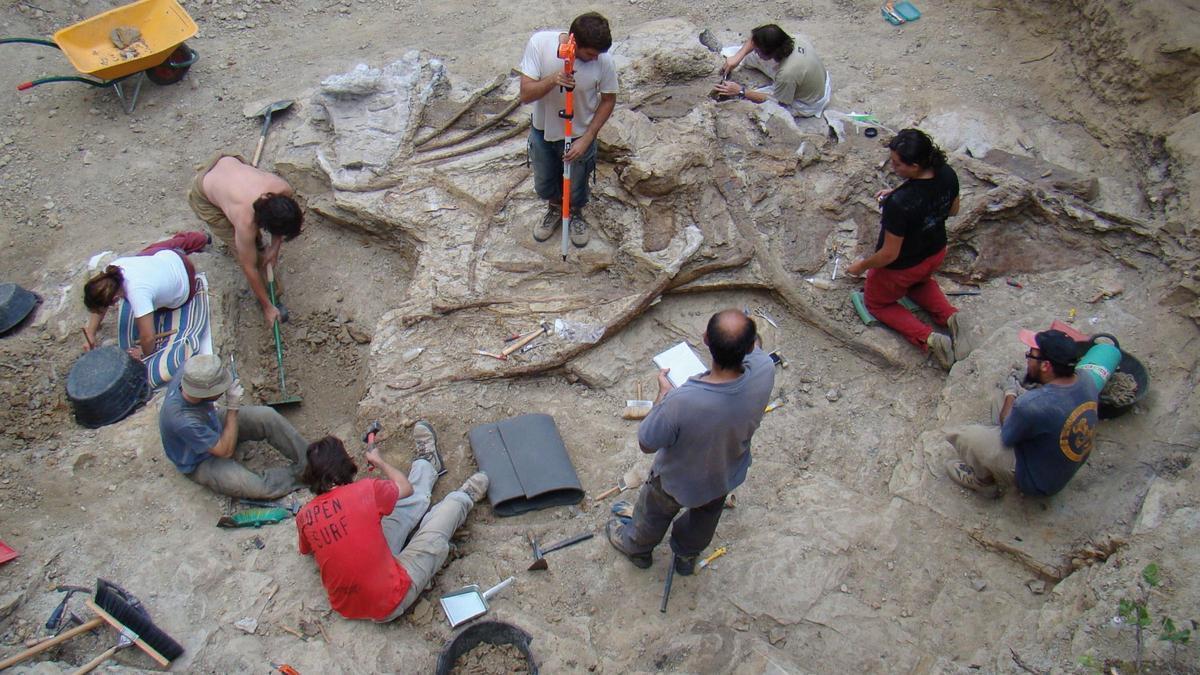 Excavación en la que se encontró el Garumbatitan