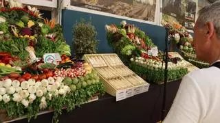 La inauguración de la Feria de Espárragos de Gavà erige el clamor de los campesinos ante las inversiones pendientes en el Parc Agrari