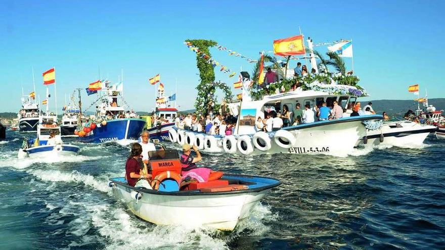 Procesión marítima del Carmen de Cambados del verano pasado. // Iñaki Abella