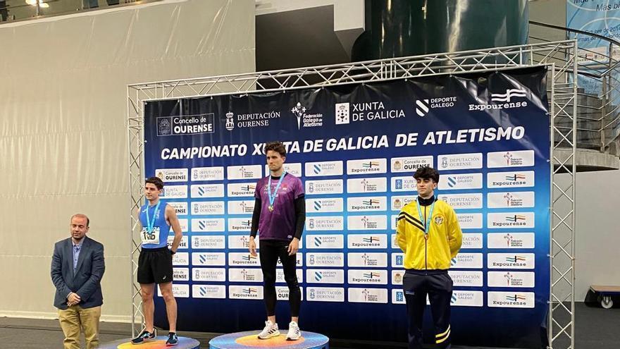 Mauro Vázquez, del Vila de Cangas, tercero la carrera absoluta de 60 metros