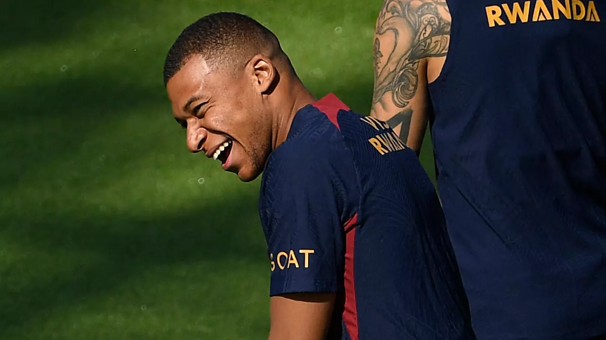 Mbappé entrena con el PSG