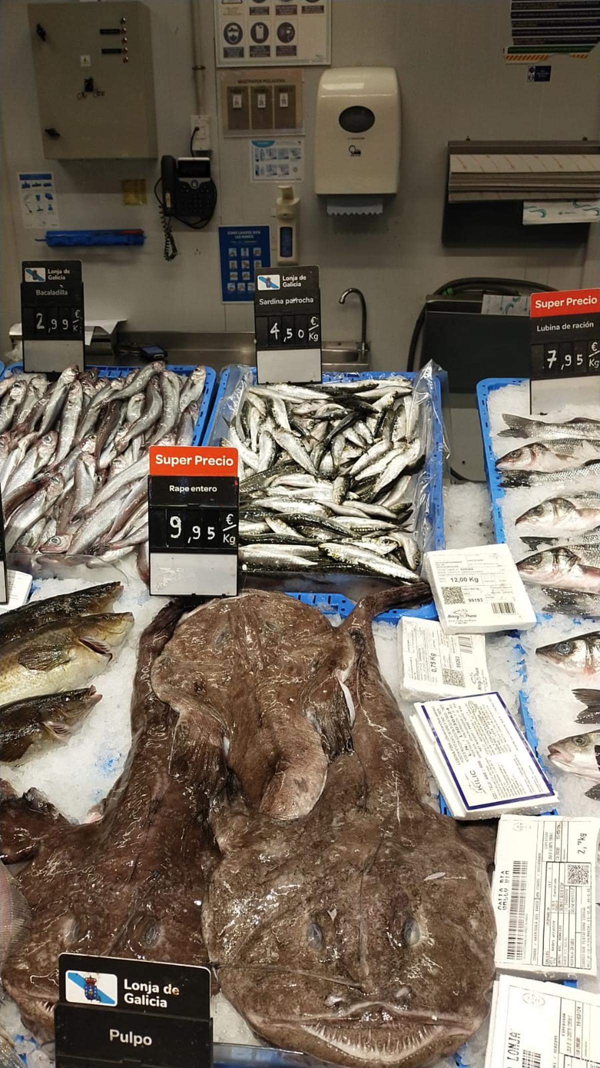 Imagen de un supermercado, con la sardina a 4,5 euros.