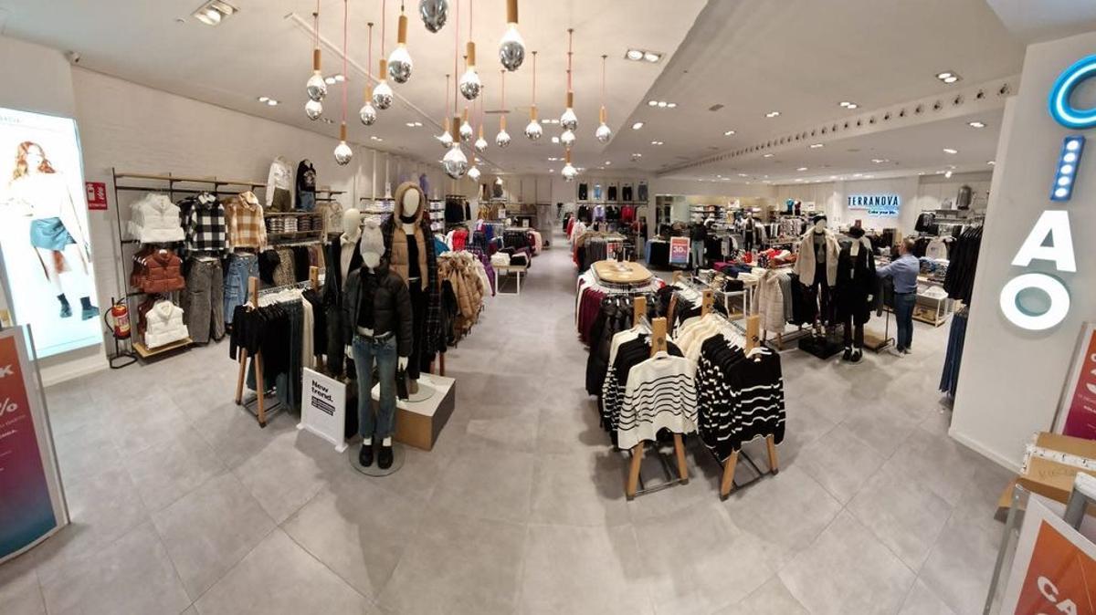 Este es el interior de una tienda de Terranova.