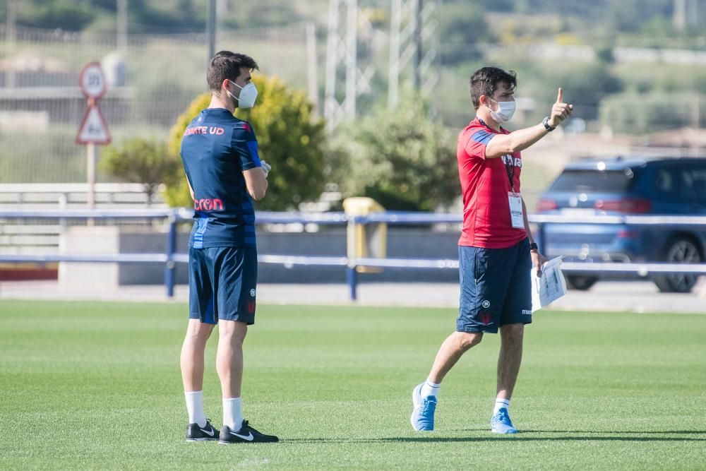 Primer entrenamiento del Levante UD post-Coronavirus