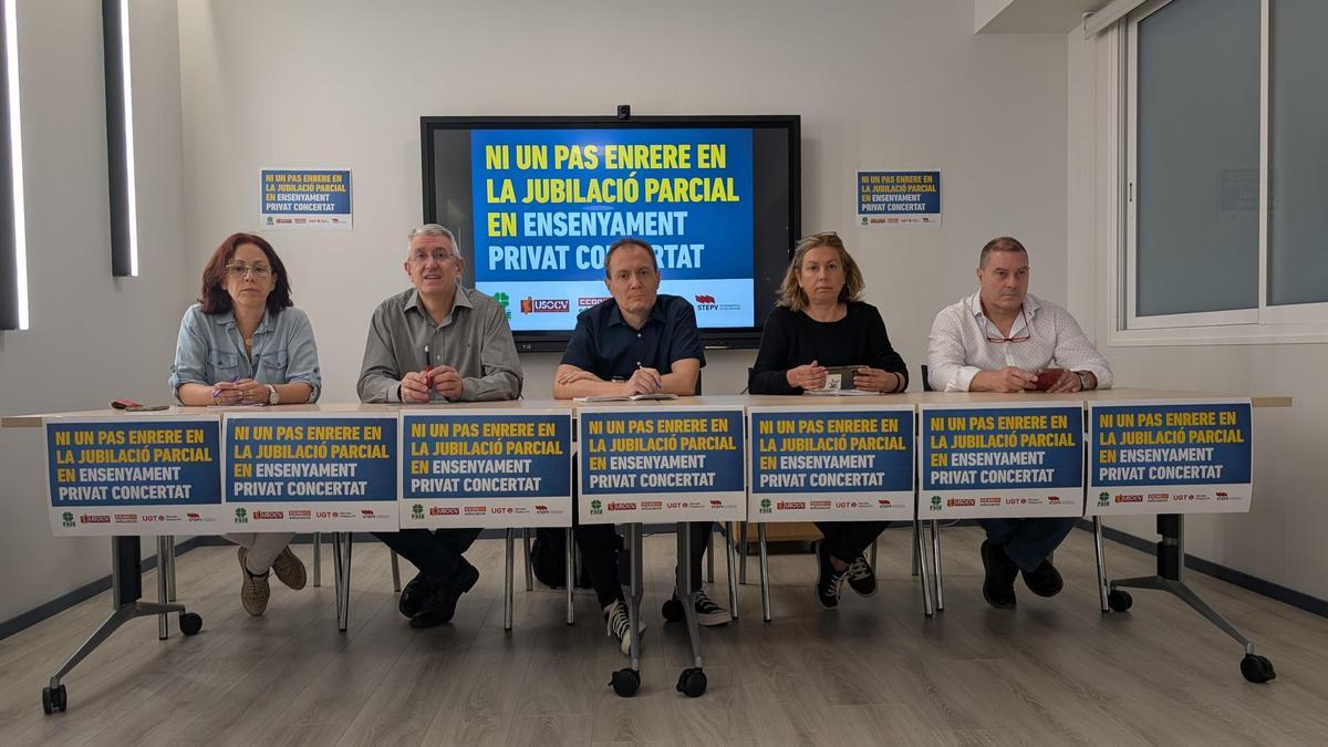 Sindicatos de la concertada en la rueda de prensa para reclamar la jubilación parcial.