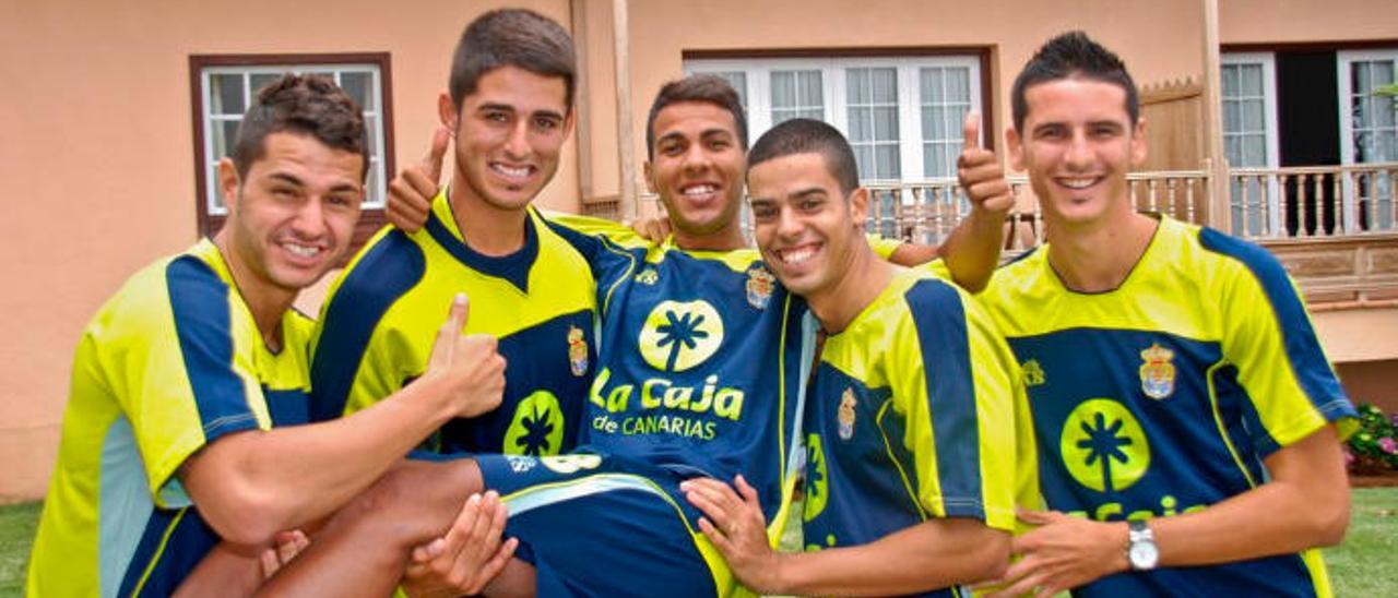 Vitolo, Juanpe, Viera, Aythami y Vicente, en Barlovento (La Palma), durante la pretemporada de 2010.