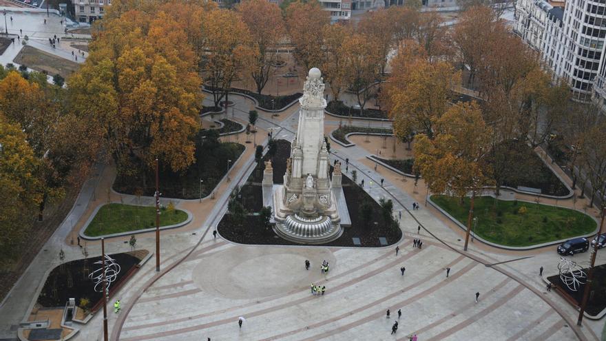 Almeida inaugura la nueva Plaza de España, el gran proyecto urbano de Carmena