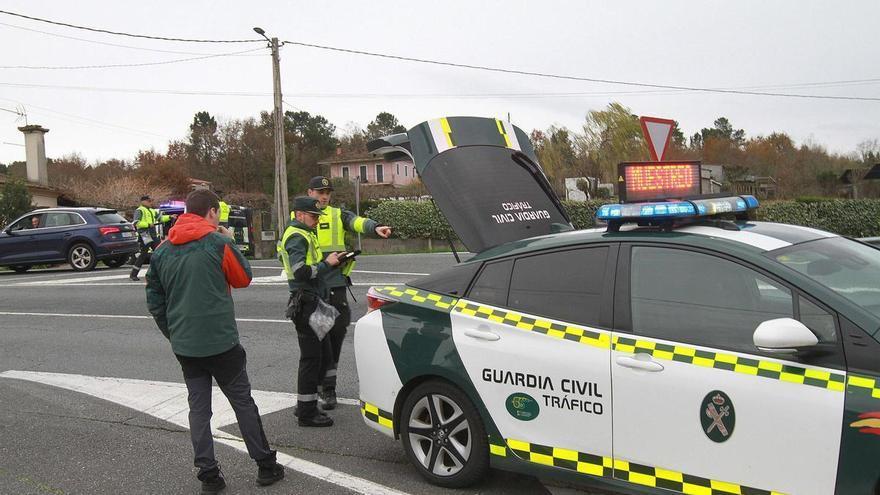 Veinte años del carné por puntos de la DGT, que redujo muertes y lesiones en accidentes de tráfico: de 43 fallecidos en 2006 en Ourense a 14 en 2025