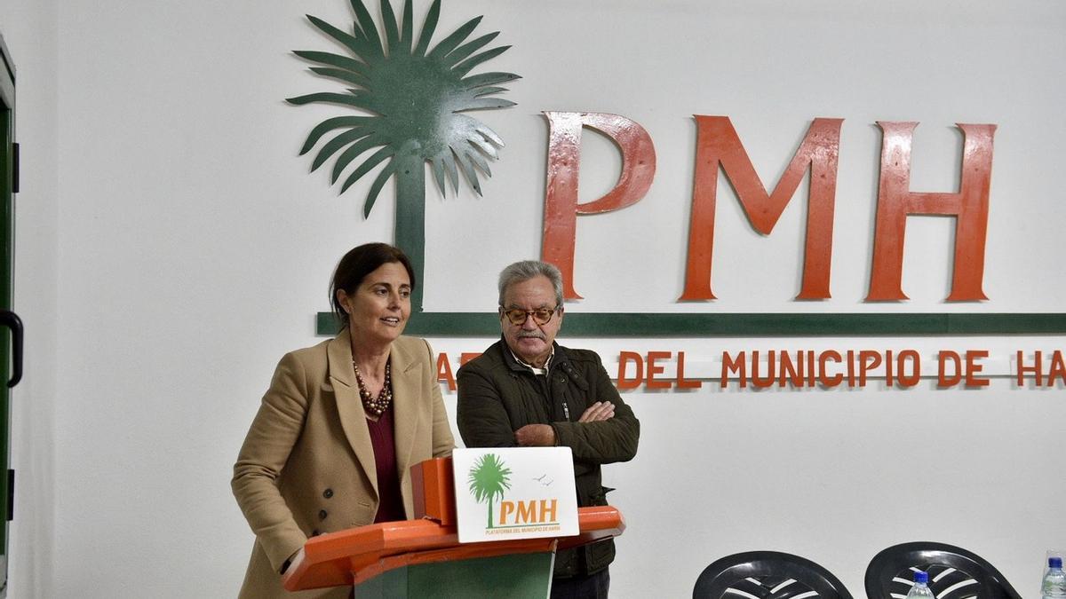 Evelia García (candidata a la alcaldía por PMH) y el presidente de la PMH, José Torres Stinga.