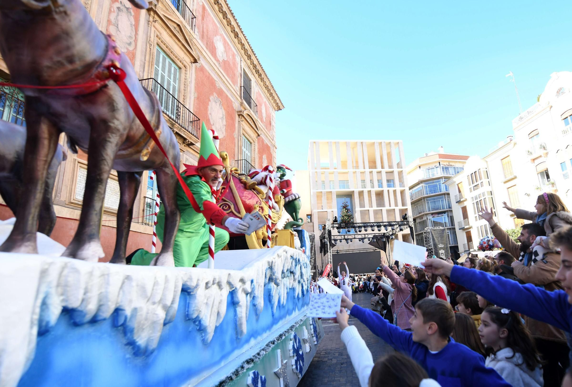 Las mejores imágenes del desfile de Papá Noel en Murcia