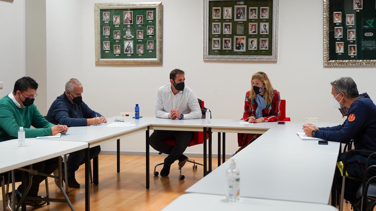 Reunión de la alcaldesa con el món de la festa