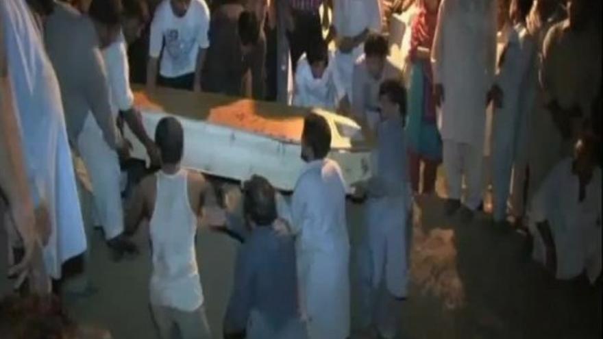 Dolor e indignación en el entierro de los 78 cristianos muertos en Pesahawar