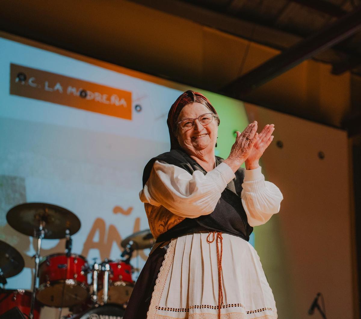 María Remedios García García, “Fifi&quot;, en el festival por los 50 años de La Madreña.