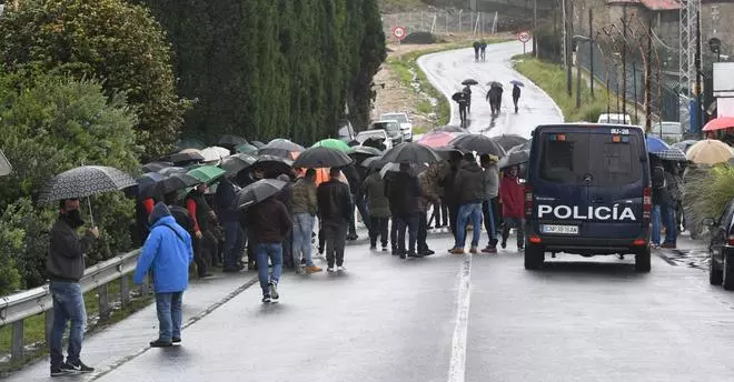Las auxiliares de la refinería de A Coruña inician un paro indefinido en demanda de más seguridad