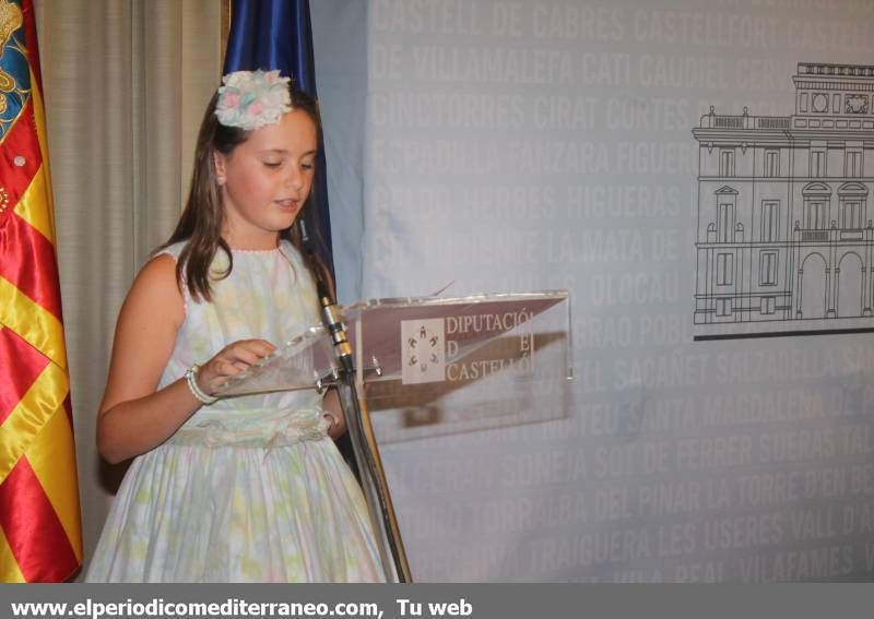 Castellón da la bienvenida a las reinas del 2014, Dunia Gormaz y Cristina Batalla