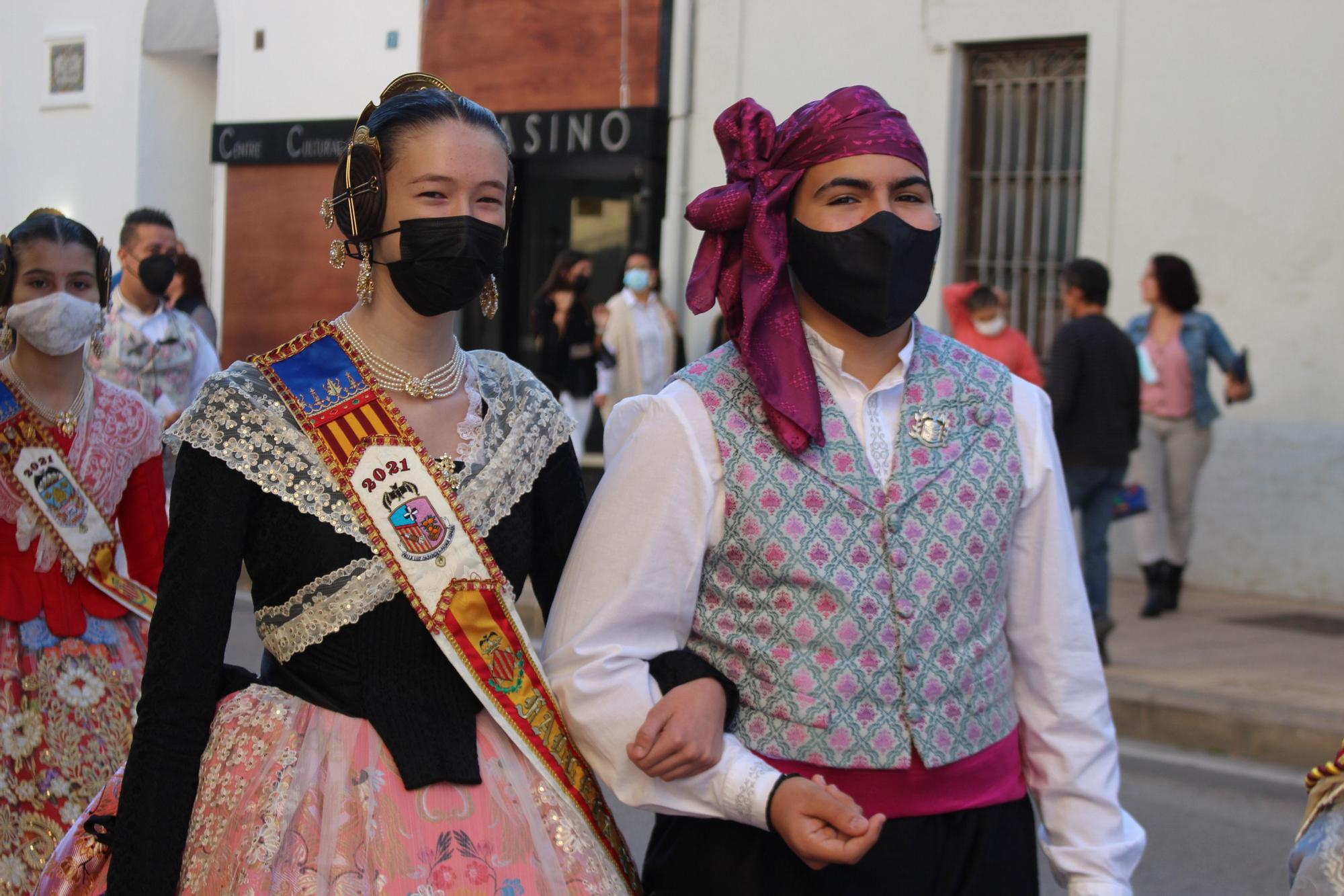 Carmen, Nerea y las cortes acompañan a las fallas de Quart y Xirivella en la procesión de la Senyera