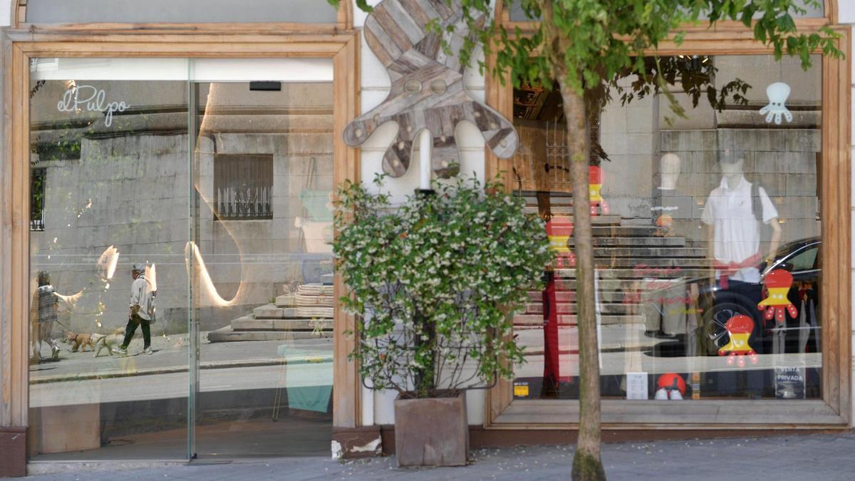 Fachada de la tienda de elPulpo en la calle Notariado de A Coruña.