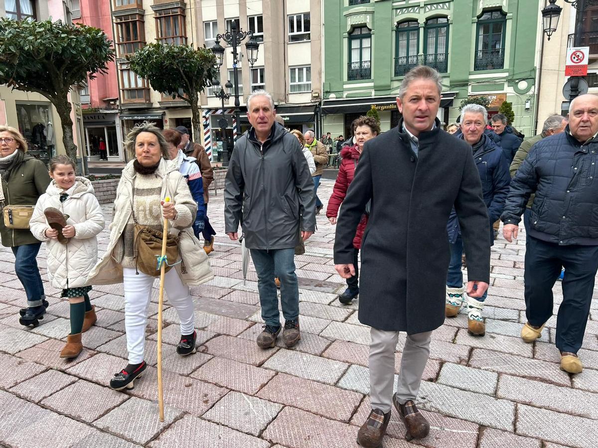 Ribadesella celebra una singular jornada de actividades en torno a les madreñes