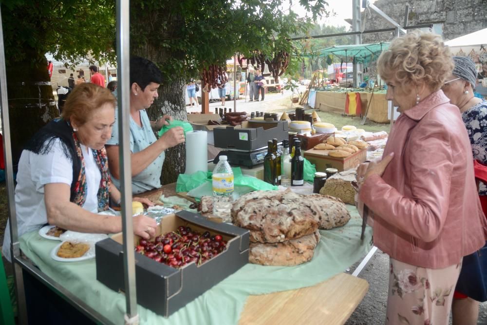 La feria de Cuspedriños rememora su esplendor