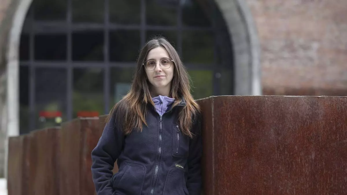 Nerea Rodelgo, guía en el Museo de la Minería y la Industria de Asturias: "Detrás de la maquinaria y los castilletes, hay muchas historias que contar y conocer"