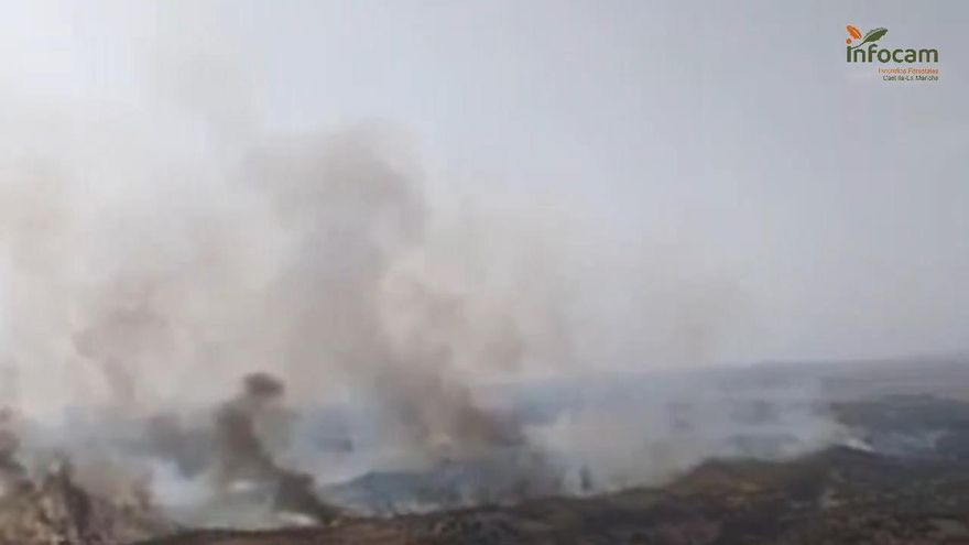 Medios actuando en el incendio de Navalmoralejo