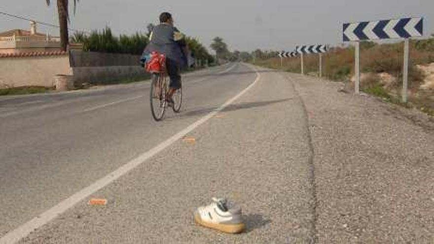 Un hombre fallece en un choque entre un coche y una bicicleta cerca de La Hoya