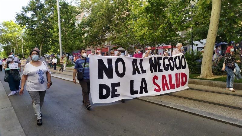 Manifestación en contra del hospital privado