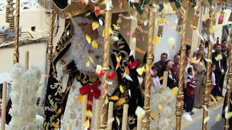 Imagen de Nuestra Señora de la Esperanza que procesiona en Pilar de la Horadada.