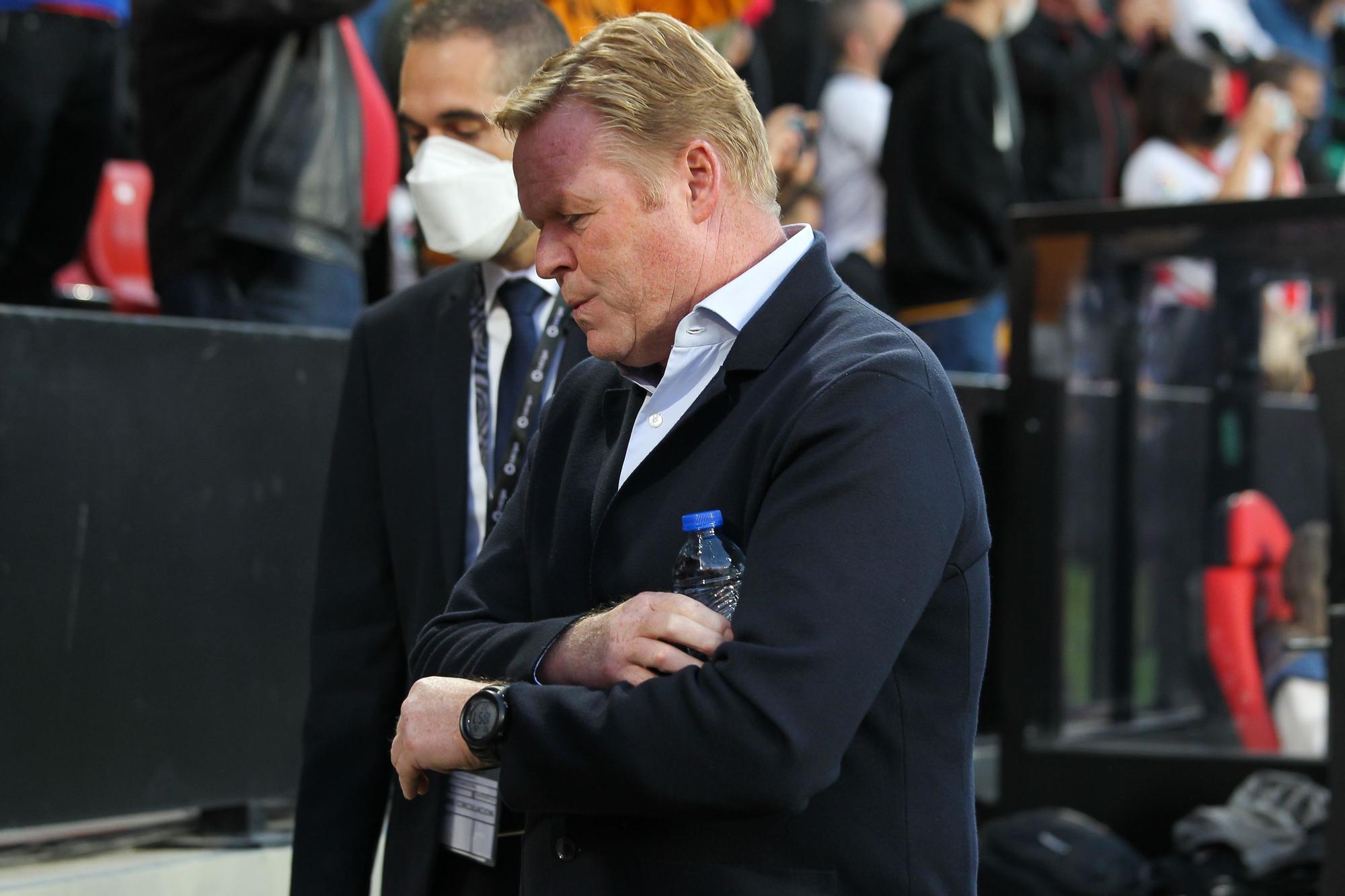 Ronald Koeman, durante el partido entre el Rayo Vallecano y el Barça