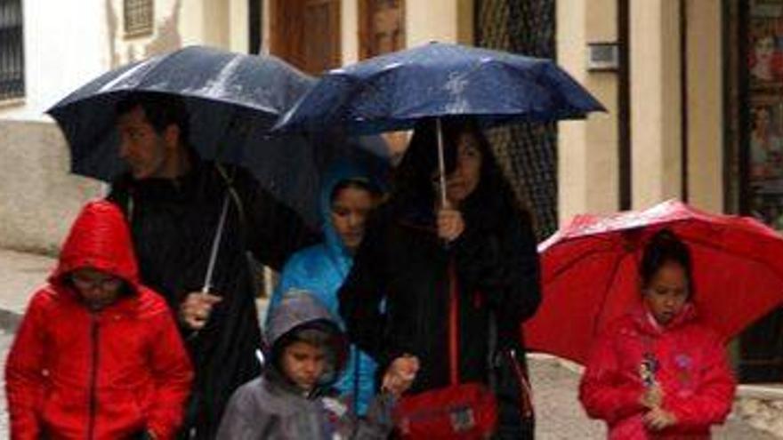 Las intensas tormentas traen a Castellón agua que solo sirve de refresco