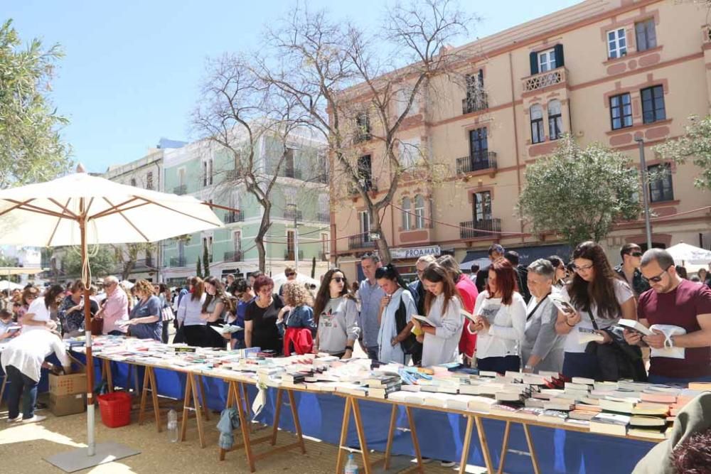 El Día del Libro ha registrado una gran afluencia de público