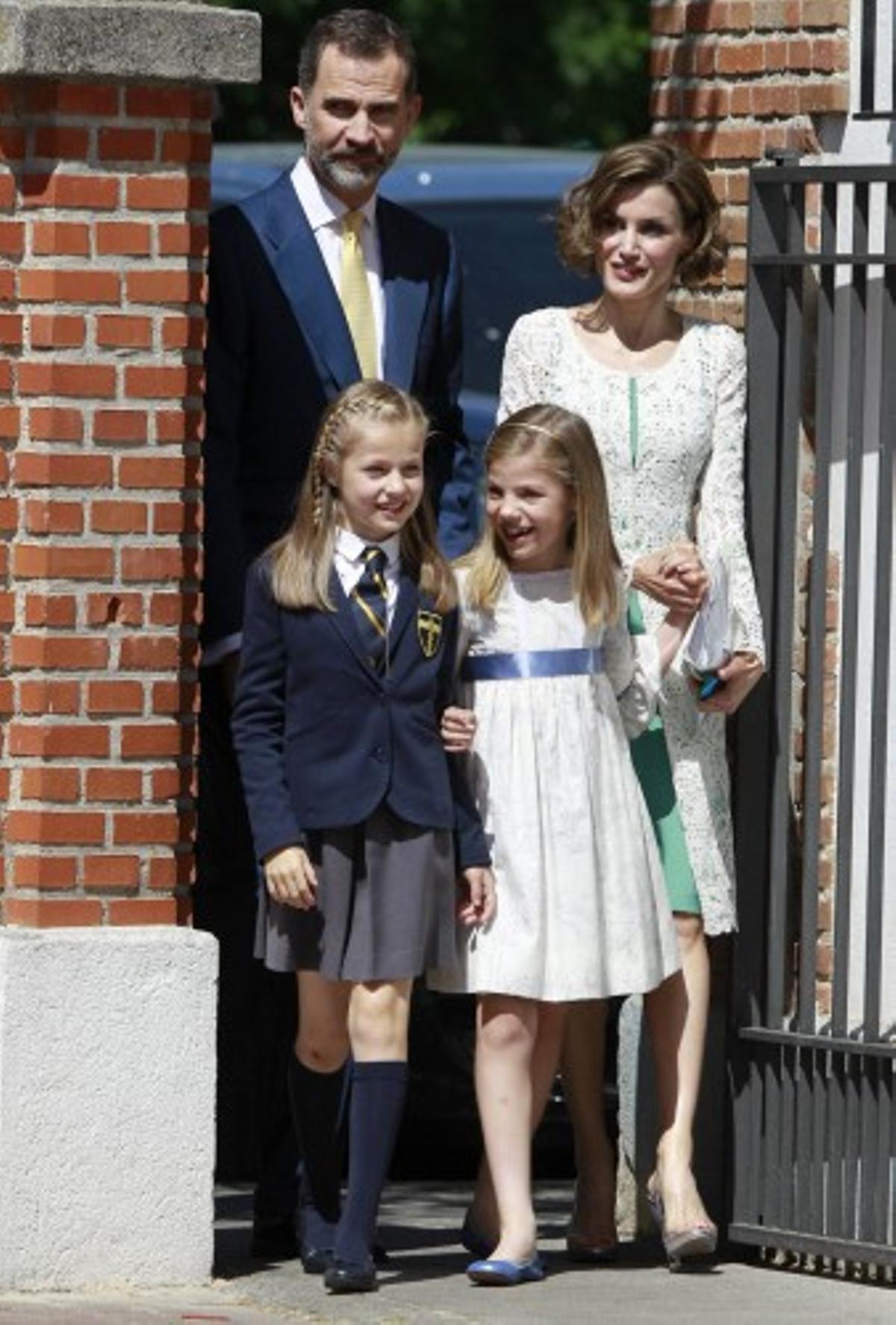 LA PRINCESA LEONOR RECIBE LA PRIMERA COMUNI?N